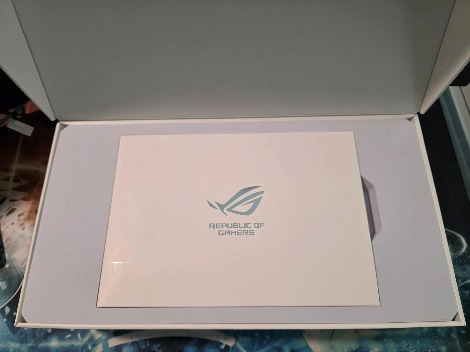 ASUS RTX 5090 HDMI and DisplayPort Outputs